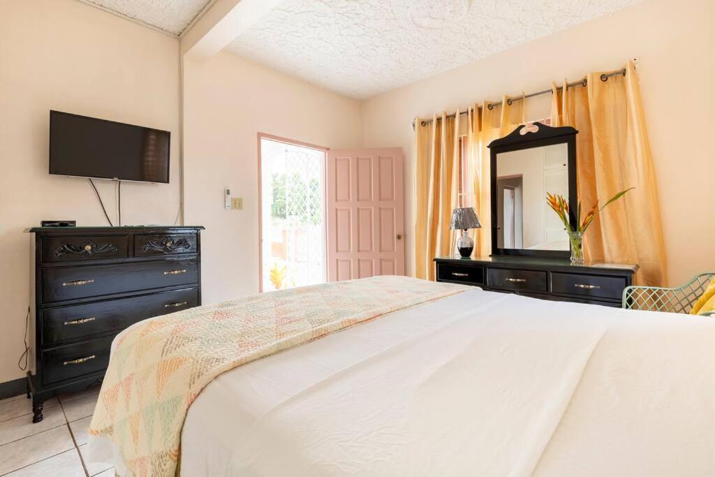 Shaw Park Gem Apt 12A Ocho Rios Exterior foto
